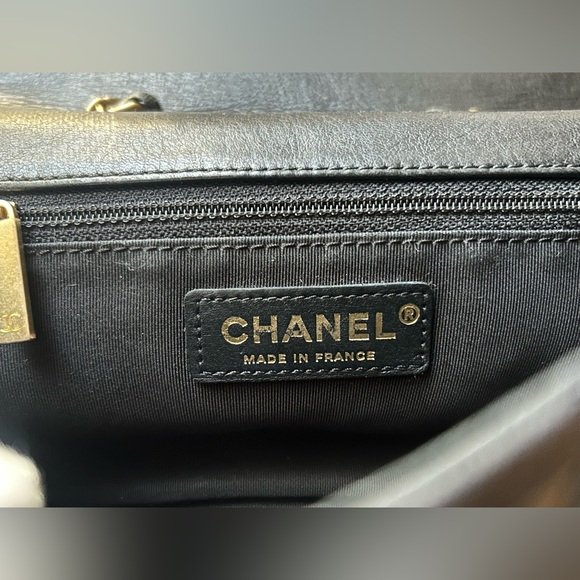 CHANEL CC Braided Saddle Flap Bag Quilted Lambskin Black/Dark Navy - Picture 10 of 11